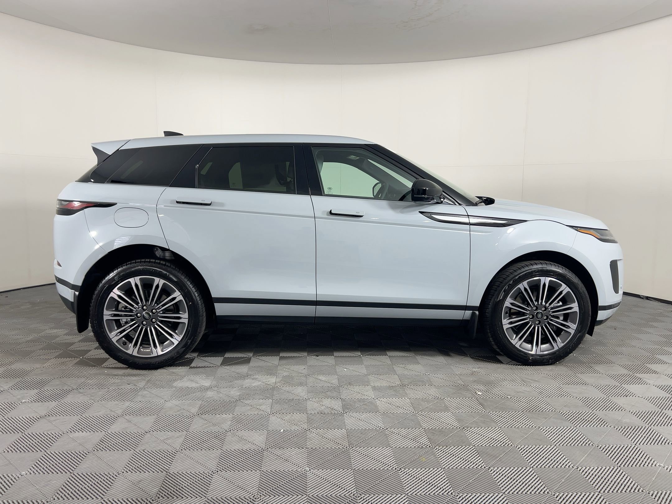 2026 Land Rover Range Rover Evoque S photo 6