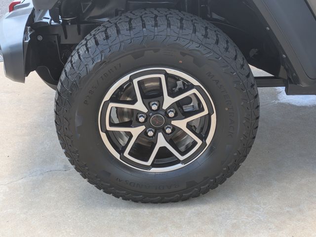 2024 Jeep Wrangler Rubicon photo 21