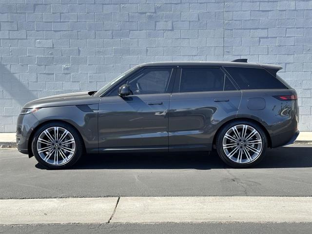 2025 Land Rover Range Rover Sport P360 SE photo 4