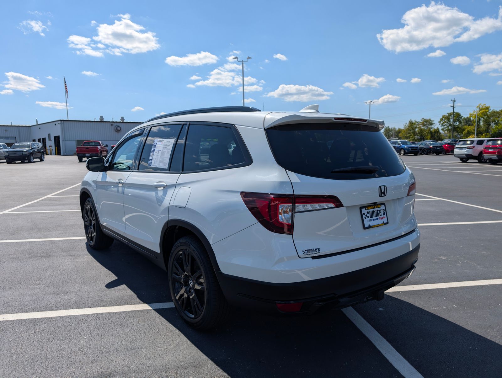 2021 Honda Pilot Black Edition photo 4