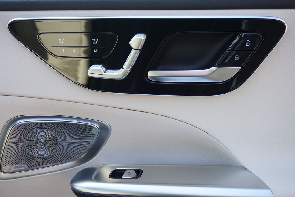 2025 Mercedes Benz C 300 photo 57