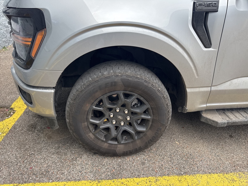 2024 Ford F-150 XLT photo 3