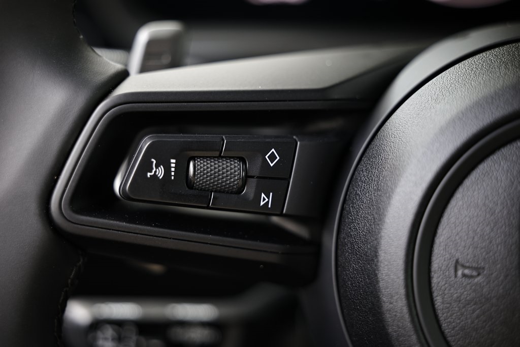2025 Porsche Cayenne S E-Hybrid photo 34