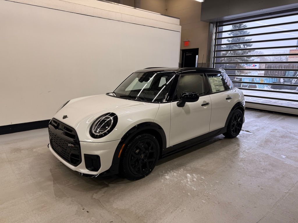 2026 MINI Hardtop 4 Door S's photo