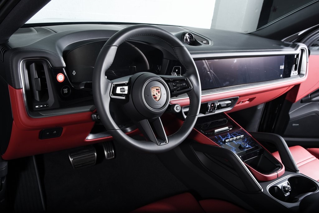 2025 Porsche Cayenne photo 20