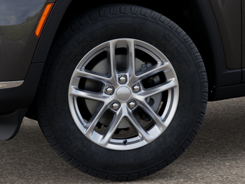 2025 Jeep Grand Cherokee Laredo X photo 2