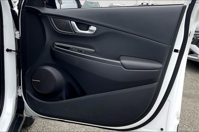 2022 Hyundai Kona Electric Limited photo 17