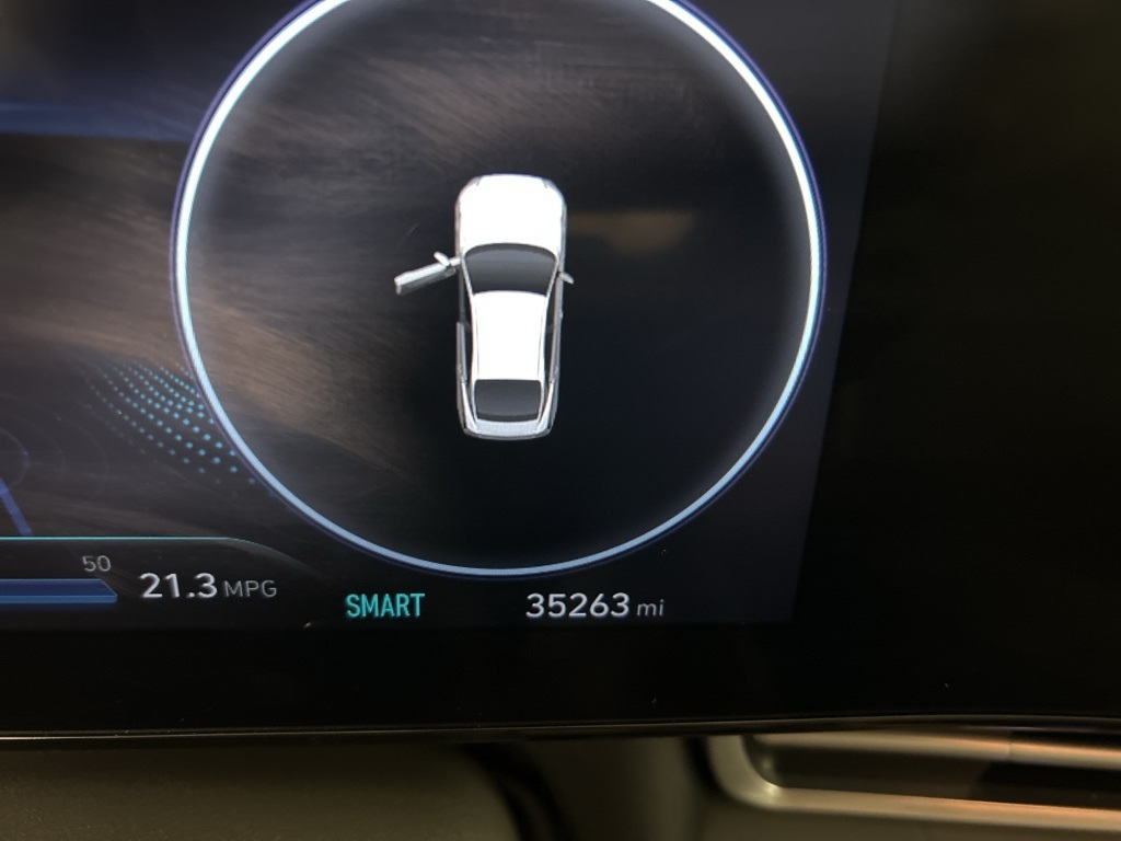 2023 Hyundai Elantra SEL photo 18