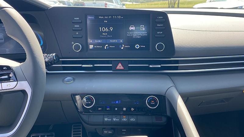2025 Hyundai Elantra SEL Sport photo 41