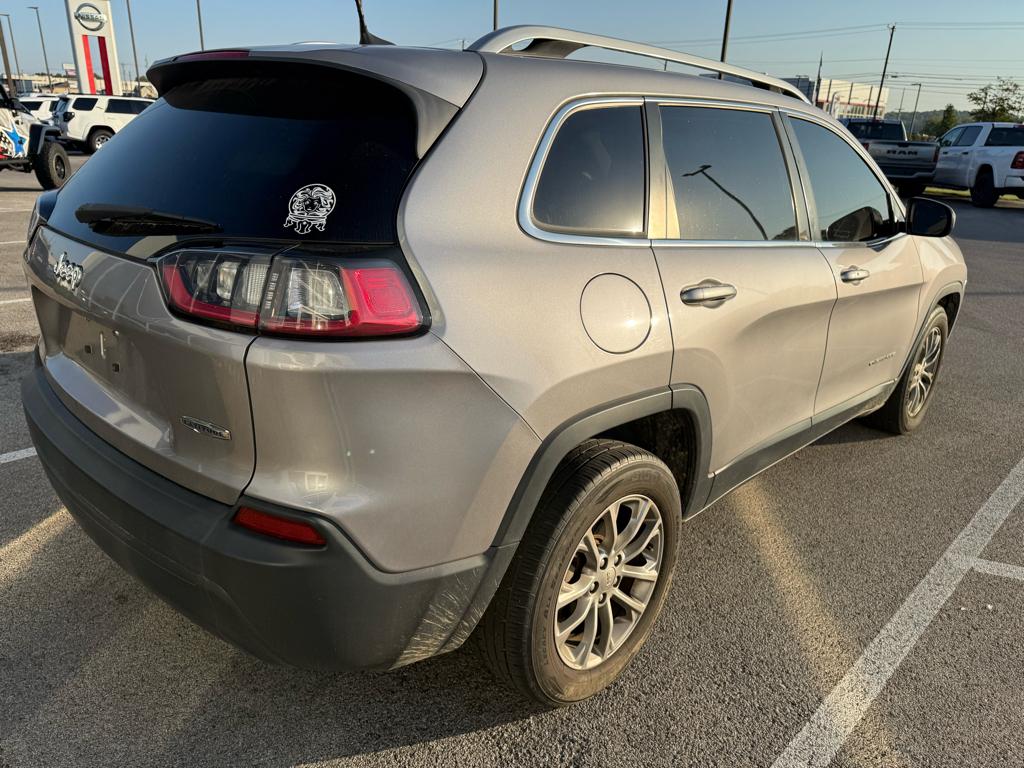 2019 Jeep Cherokee Latitude photo 2