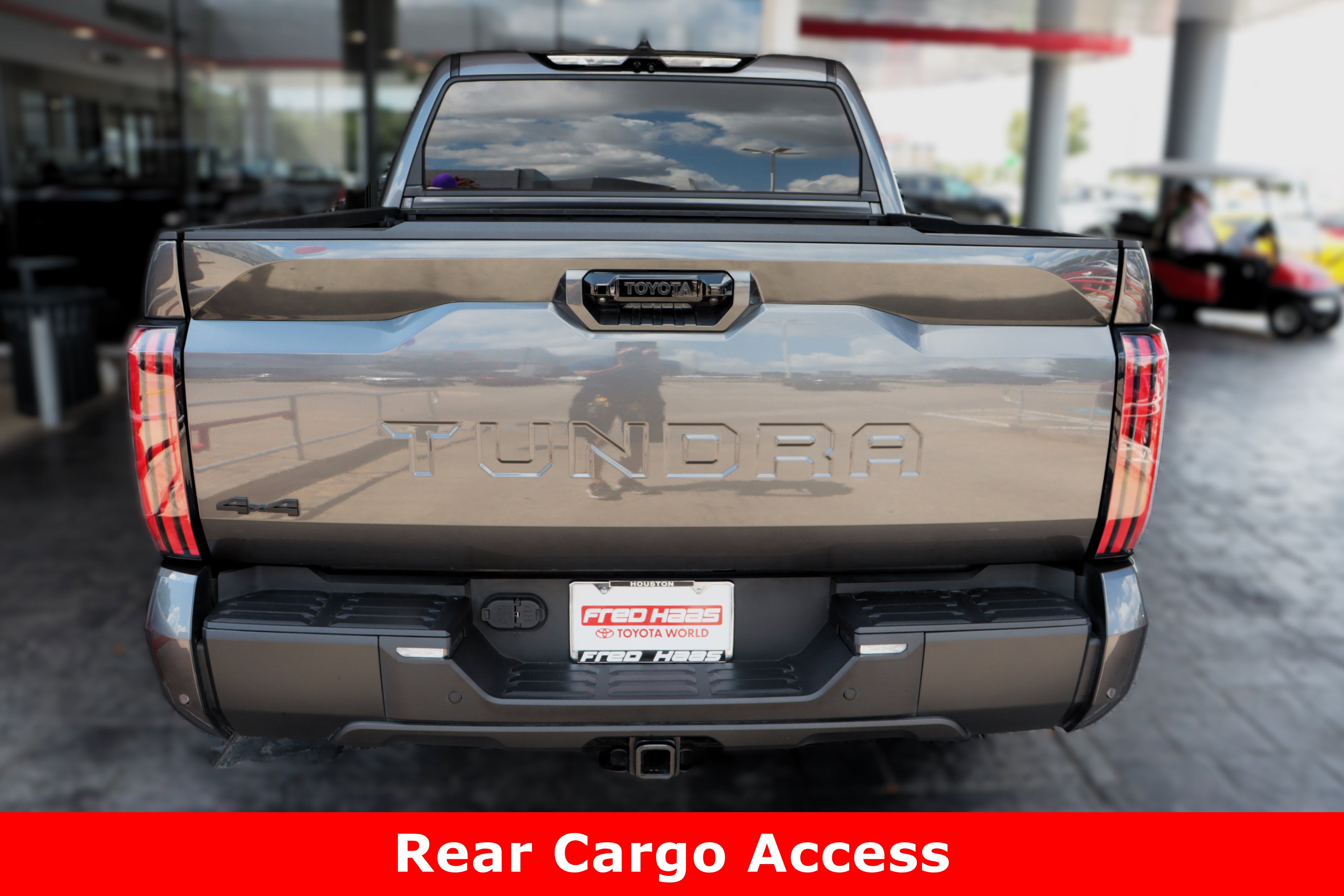 2024 Toyota Tundra Limited CrewMax photo 8