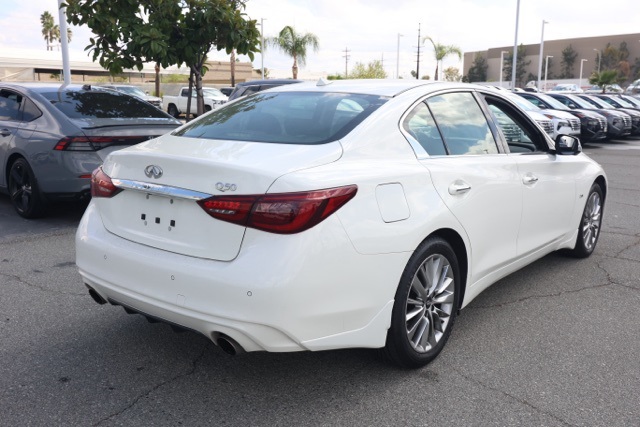 2018 Infiniti Q50 2.0t LUXE photo 2