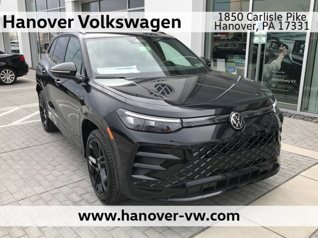 2026 Volkswagen Tiguan SE R-LINE BLACK's photo