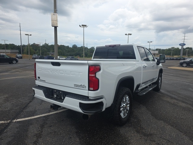 2024 Chevrolet Silverado 2500HD High Country photo 2