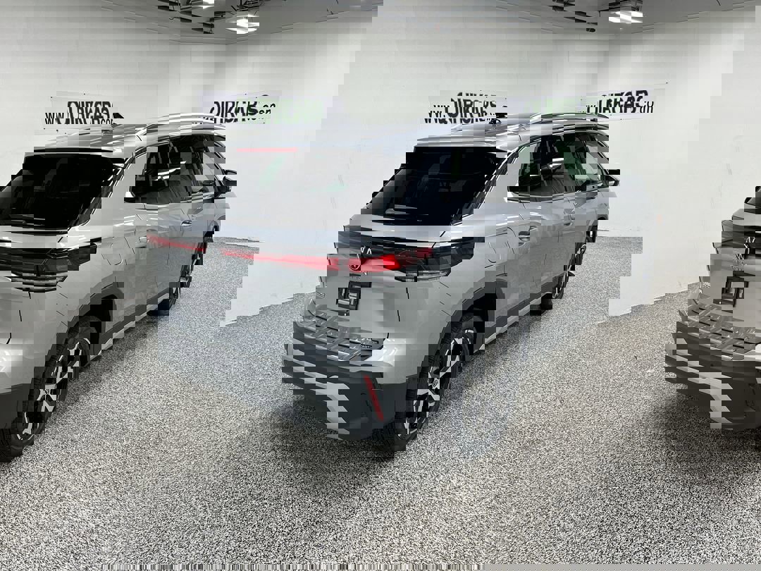 2025 Volkswagen Tiguan SE photo 4