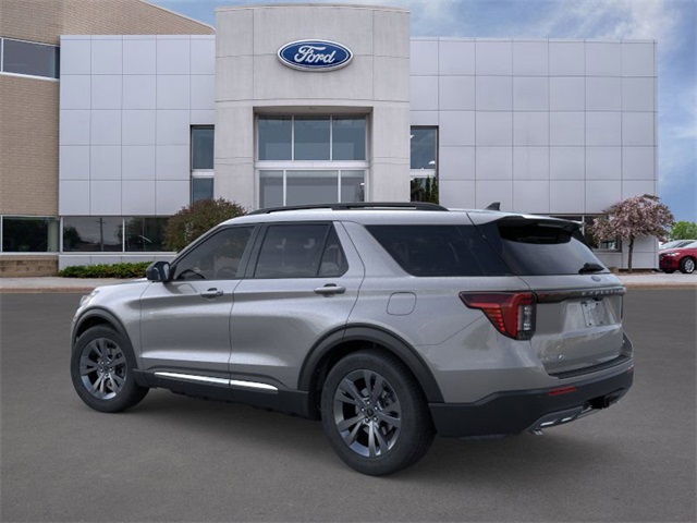 2025 Ford Explorer photo 3