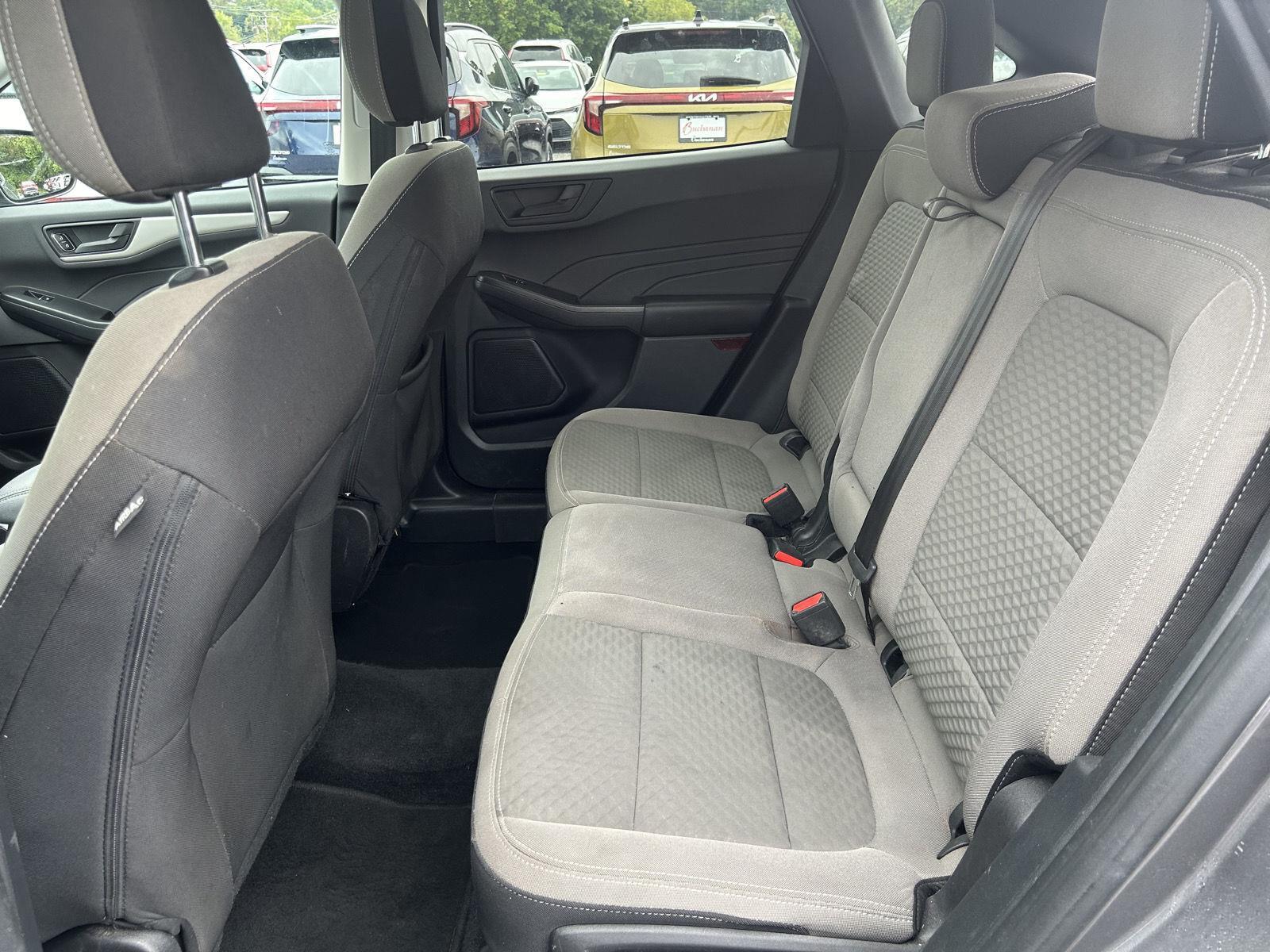 2022 Ford Escape SE photo 9