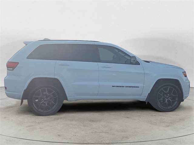 2021 Jeep Grand Cherokee Anniversary Edition photo 3
