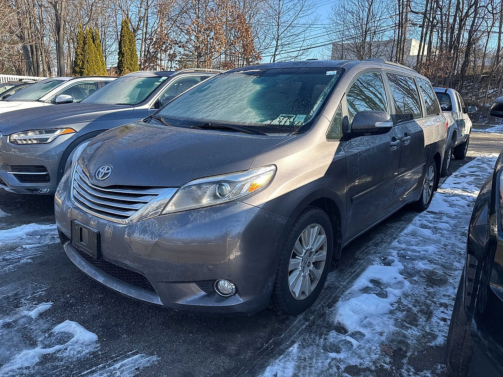 2015 Toyota Sienna Limited's photo
