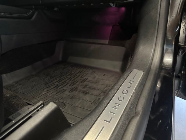 2022 Lincoln Corsair Standard photo 23