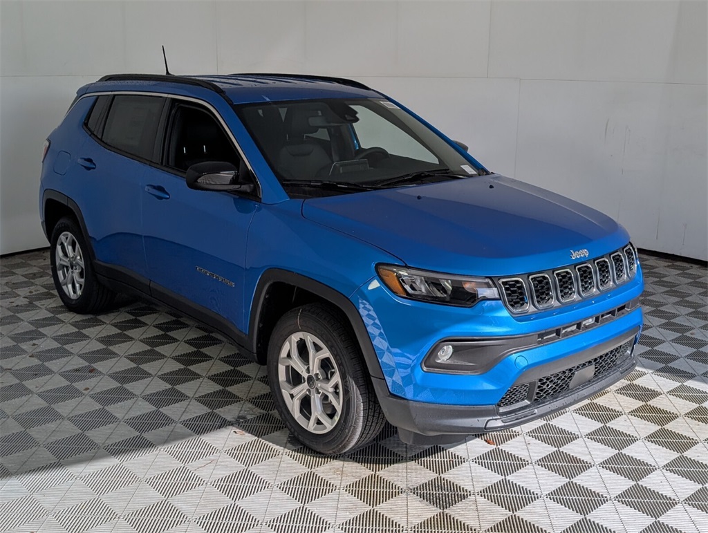 2025 Jeep Compass Latitude photo 2