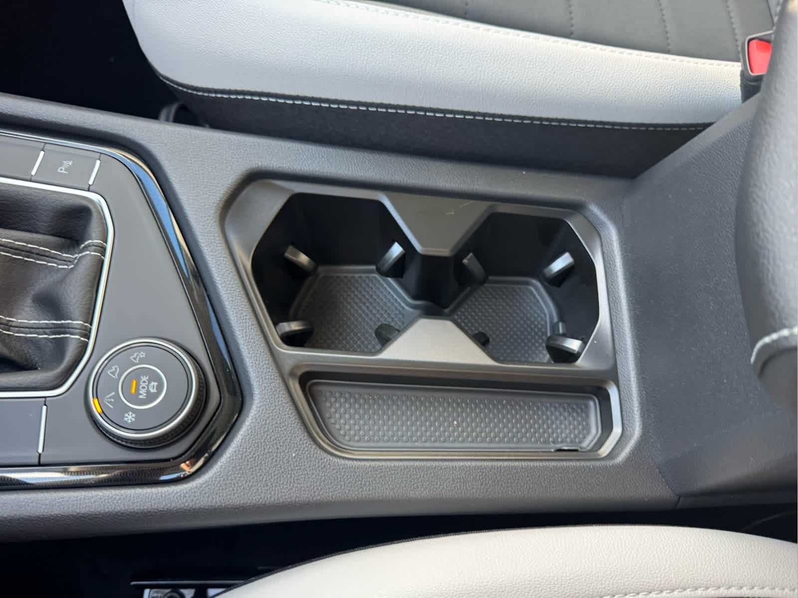 2025 Volkswagen Taos SE photo 22