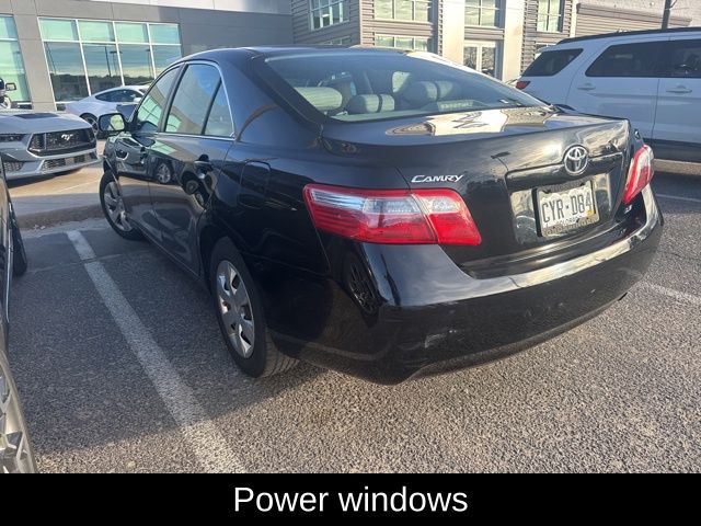 2009 Toyota Camry LE photo 3