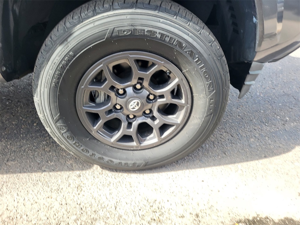 2017 Toyota Tacoma SR5 photo 20
