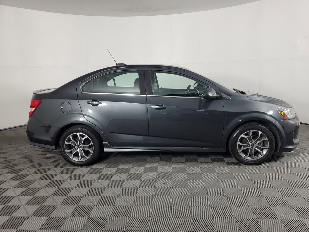 2018 Chevrolet Sonic LT photo 3