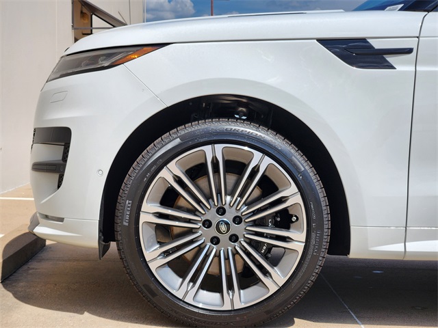 2025 Land Rover Range Rover Sport SE photo 4