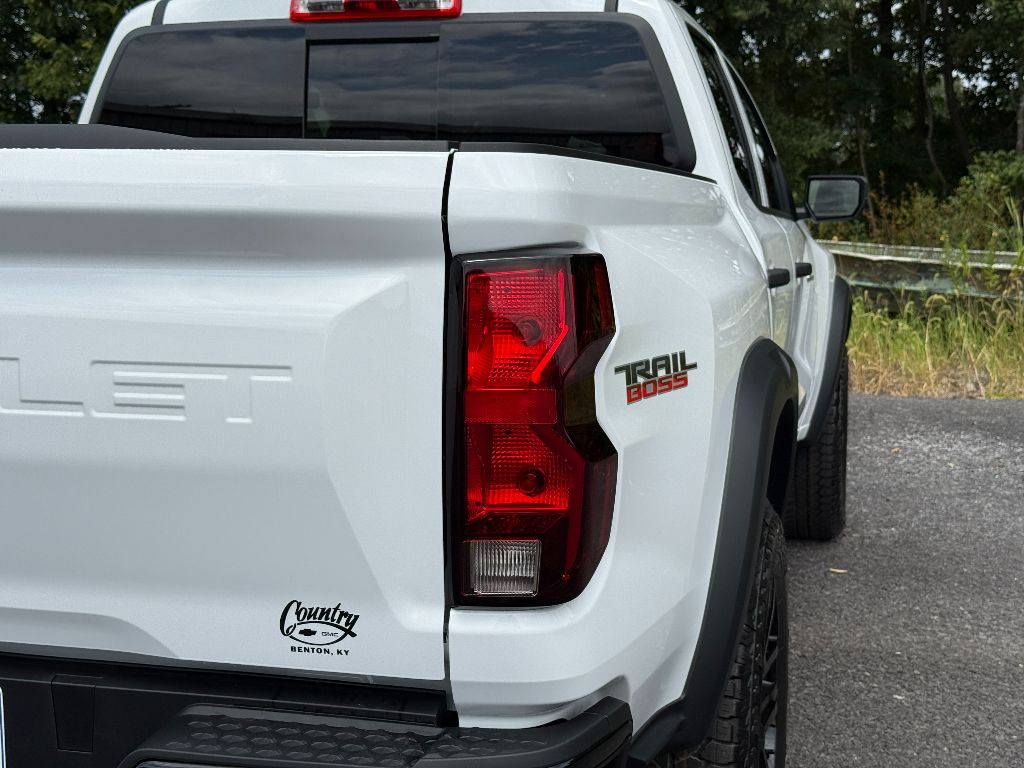2025 Chevrolet Colorado Trail Boss photo 8