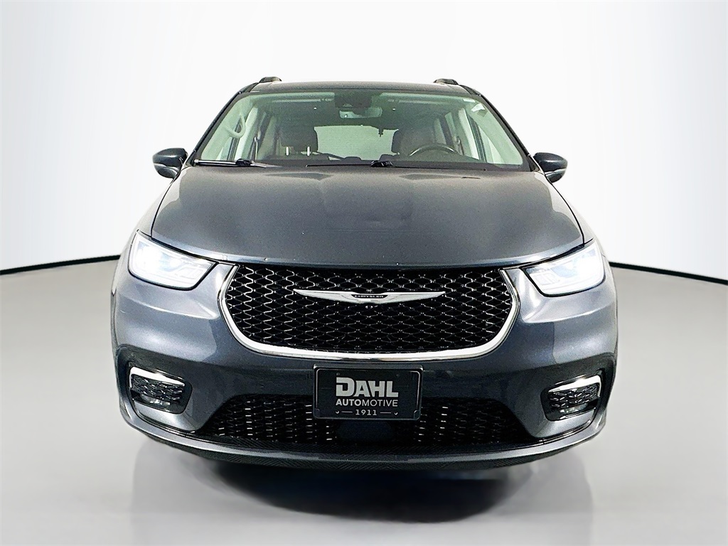 2021 Chrysler Pacifica Touring photo 7