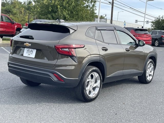 2024 Chevrolet Trax LS photo 4