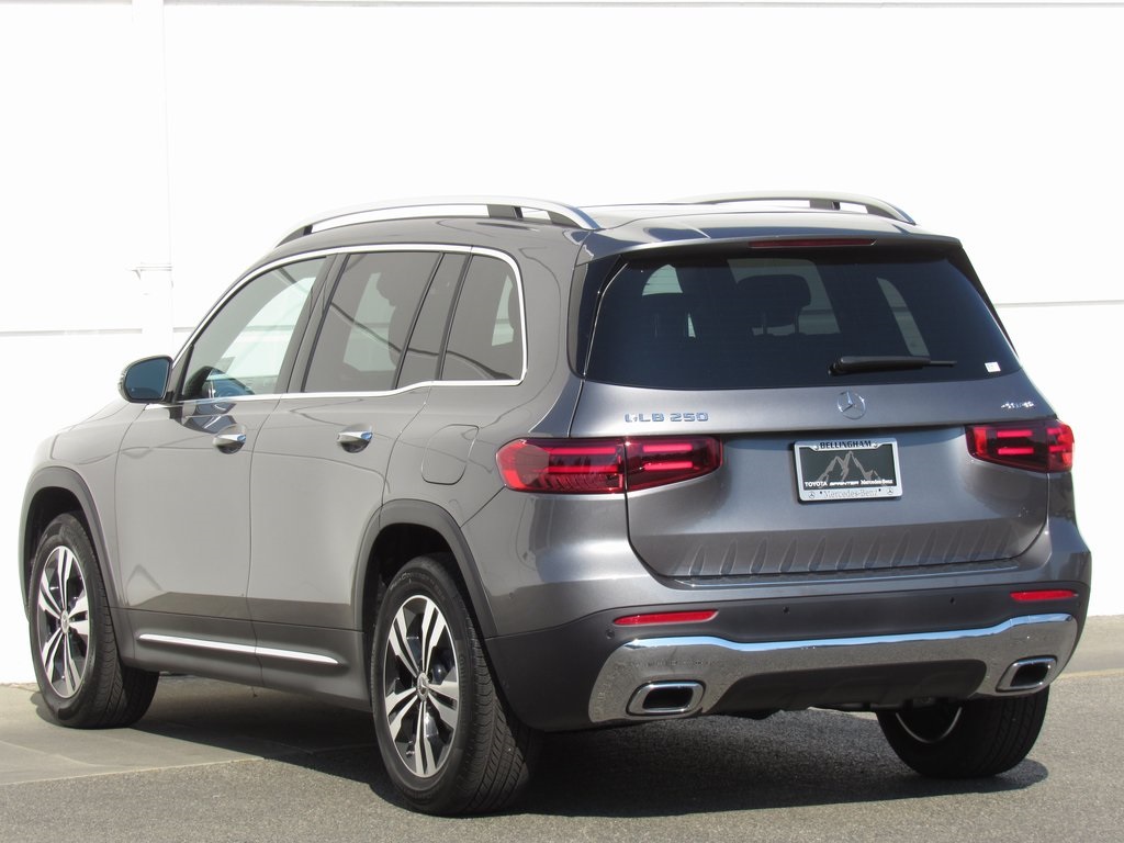 2026 Mercedes Benz GLB 250 4MATIC photo 4