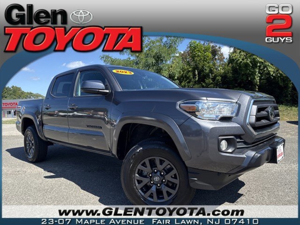 2023 Toyota Tacoma SR5's photo