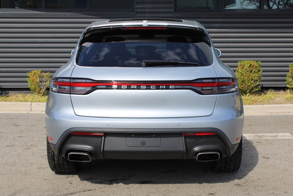 2024 Porsche Macan Base photo 6