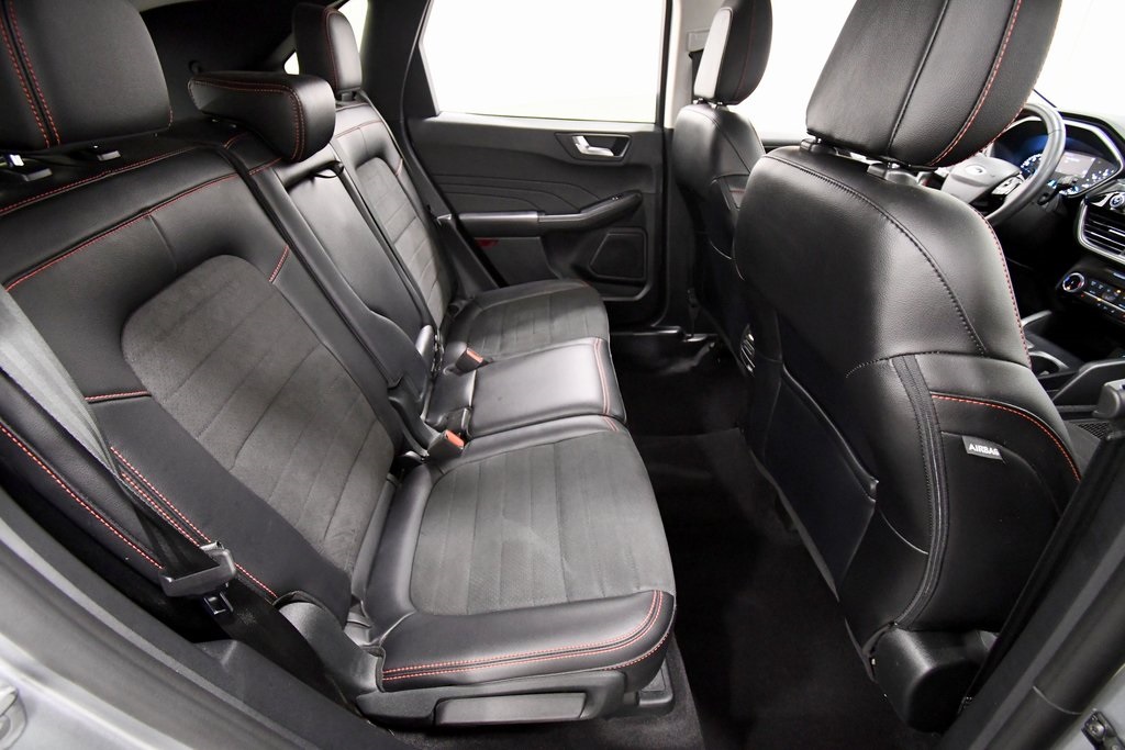 Used 2022 Iconic Silver Metallic Ford SEL image 17