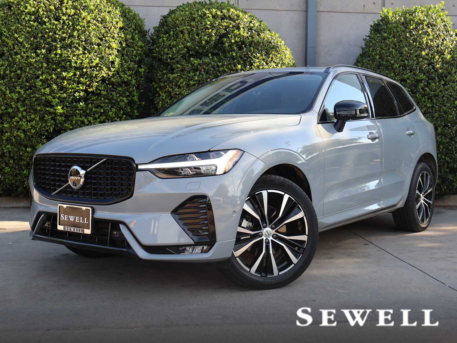 2024 Volvo XC60 Plus