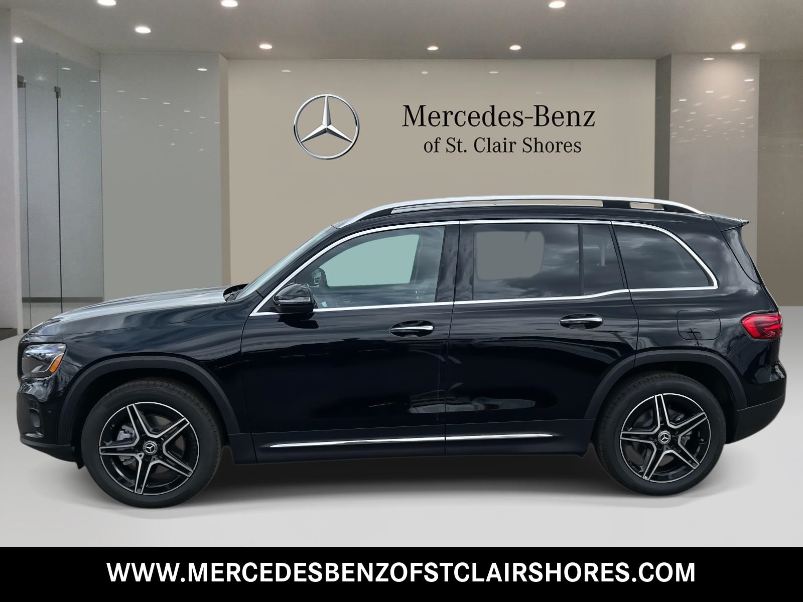 2026 Mercedes Benz GLB 250 4MATIC photo 2