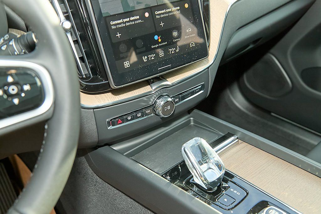 2026 VOLVO XC60 - Image 14