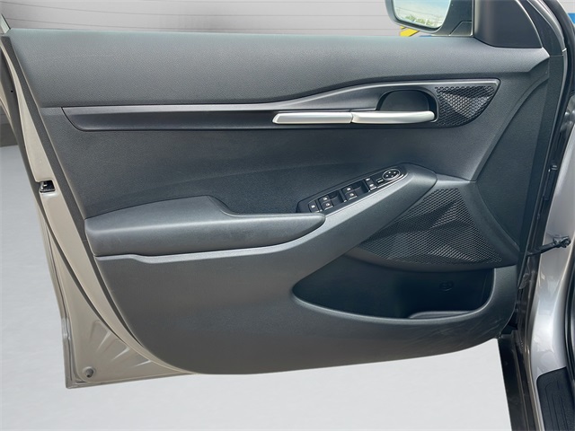2023 Kia Seltos LX photo 39