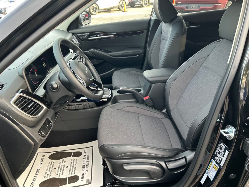 2026 Kia Seltos S photo 6