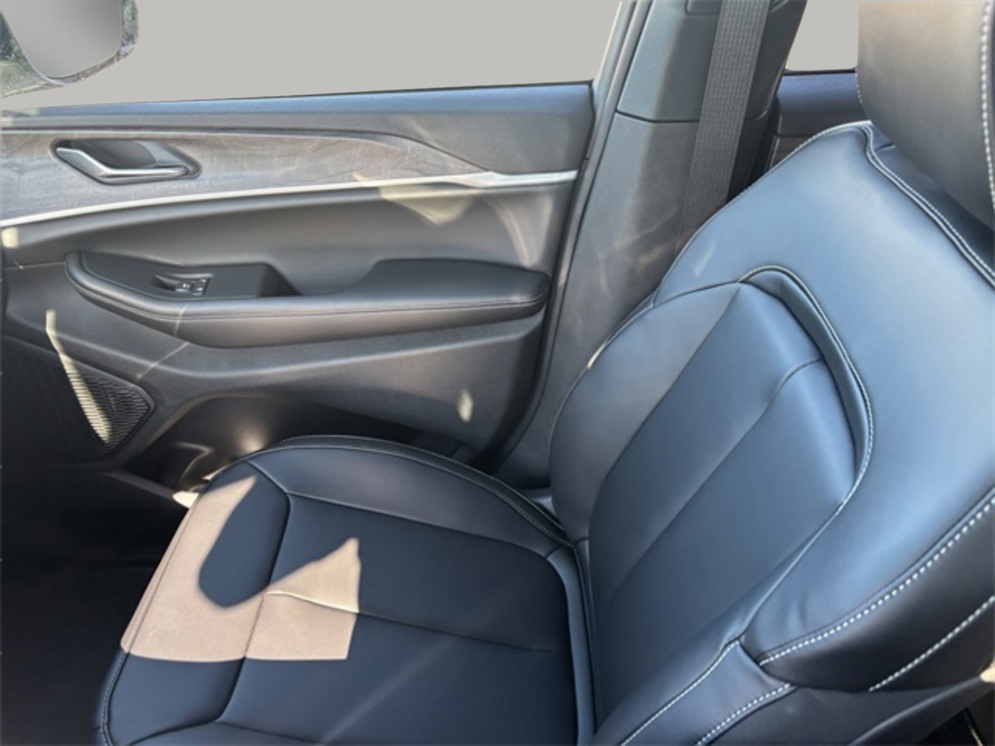 2025 Jeep Grand Cherokee Limited photo 18