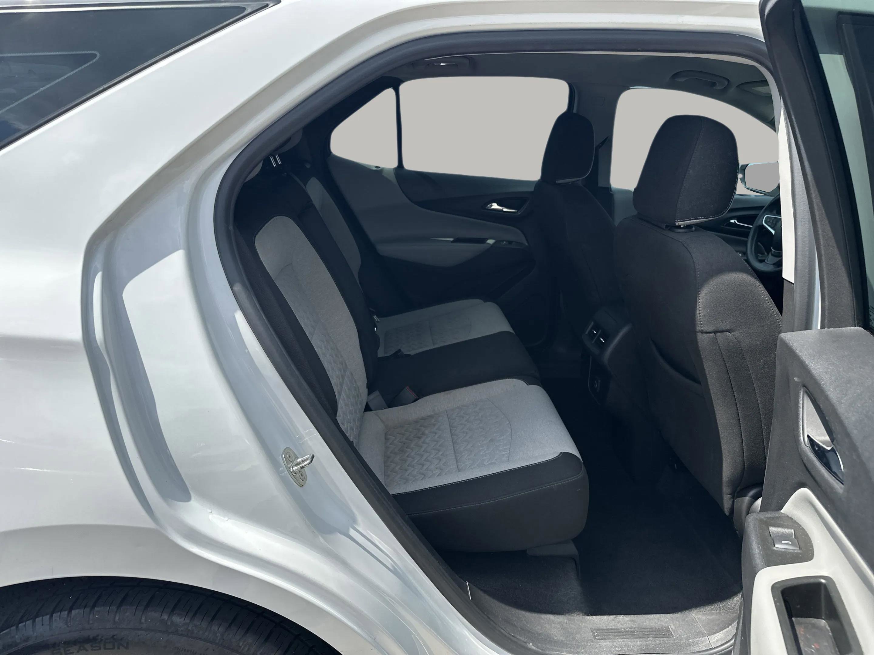 2022 Chevrolet Equinox LS photo 11
