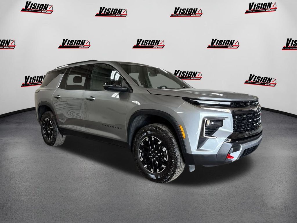 2024 Chevrolet Traverse Z71 photo 3