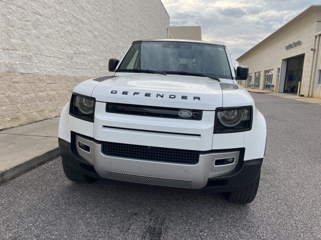 2023 Land Rover Defender 110 SE photo 2