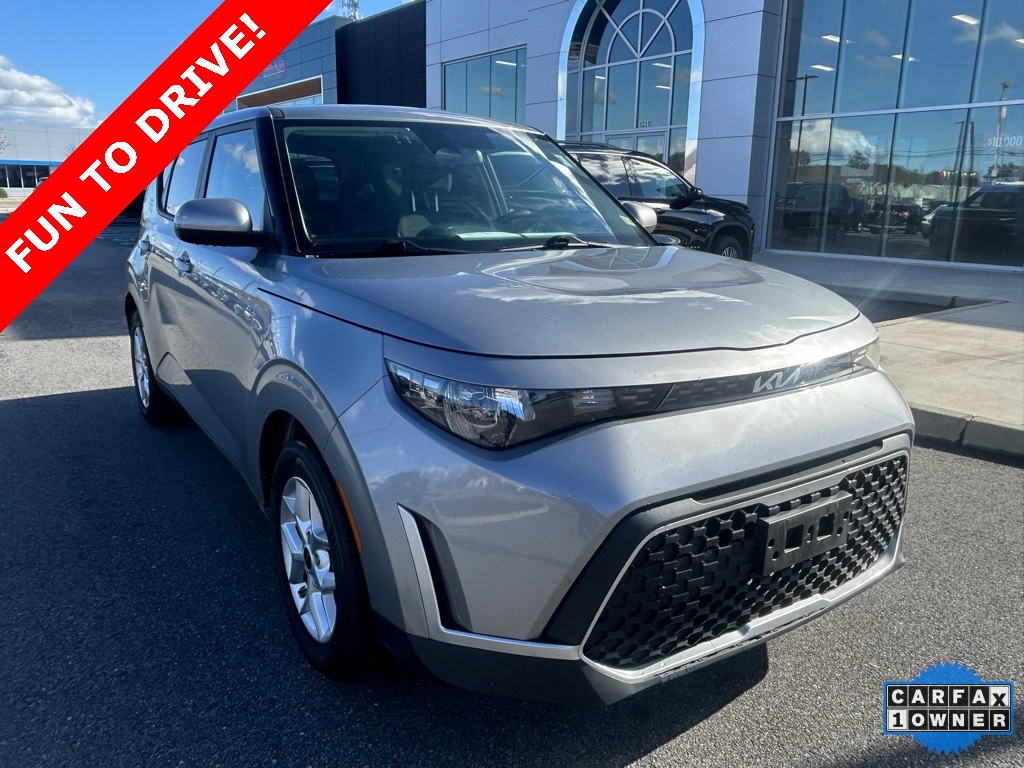 2024 Kia Soul LX's photo