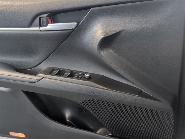 2023 Toyota Camry Hybrid XLE photo 22