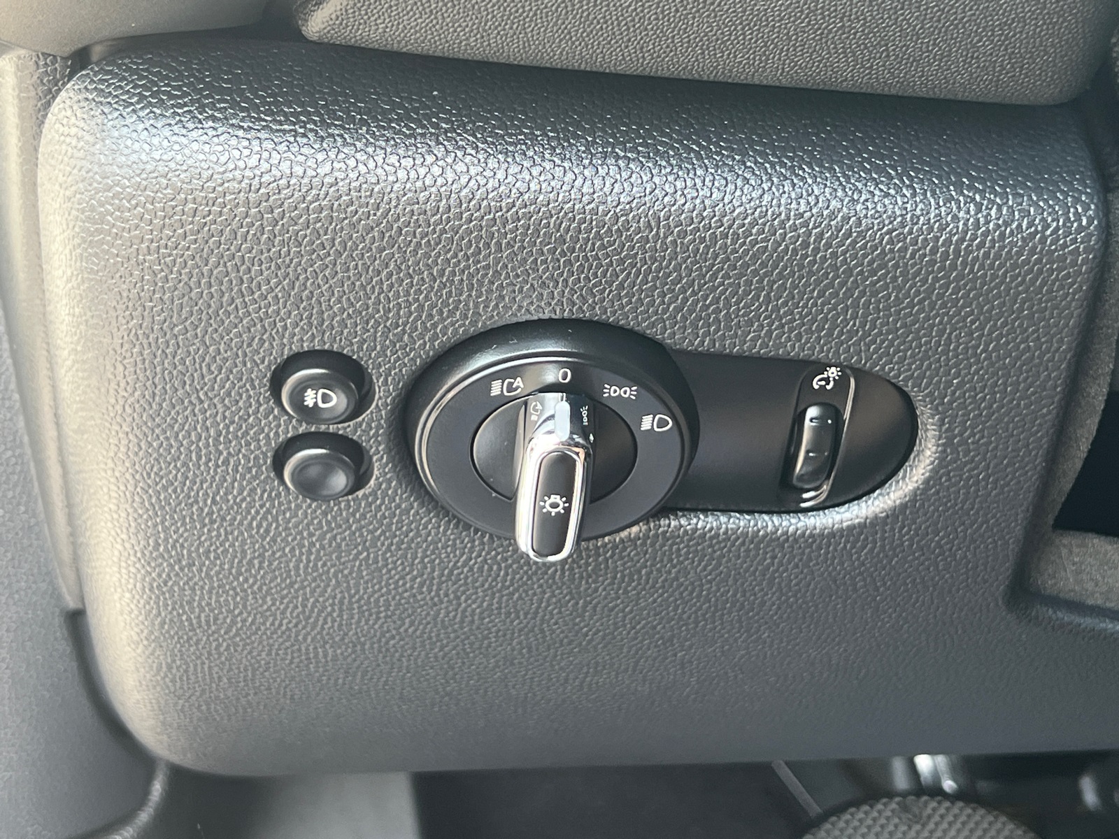 2021 Mini Cooper 2 Door Hardtop Oxford Edition photo 32