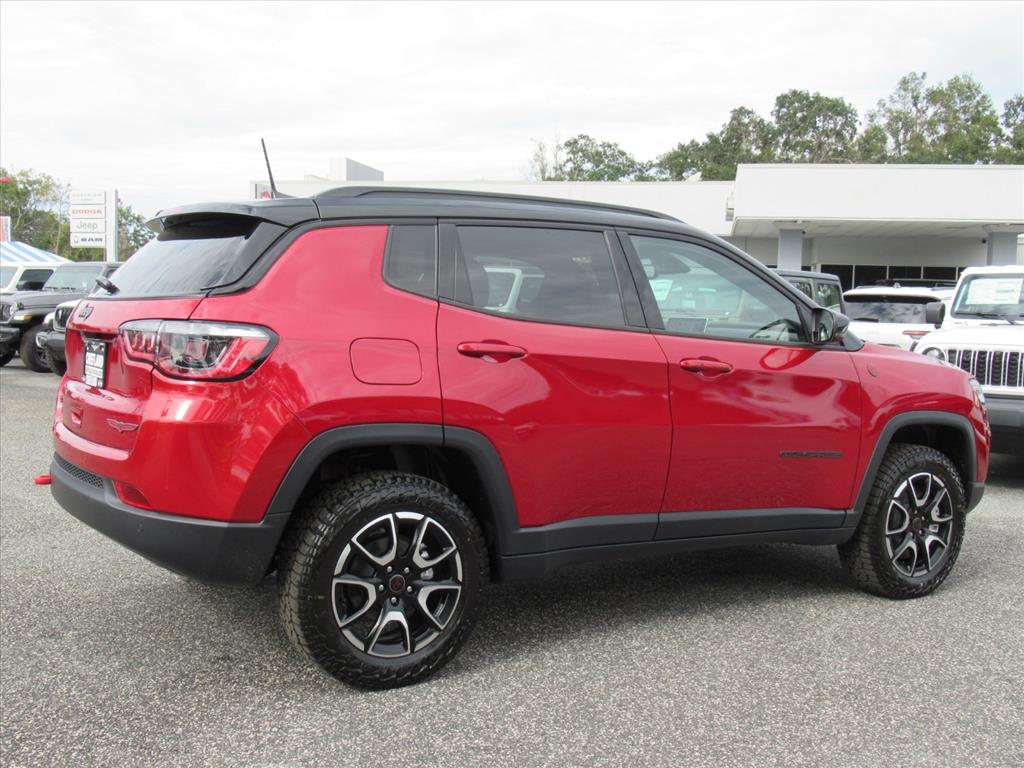 2026 Jeep Compass Trailhawk photo 2